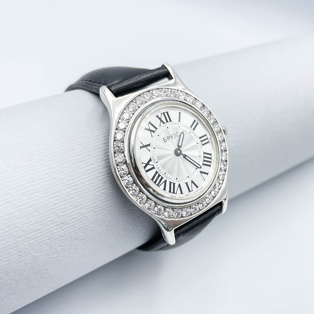 Жіночий срібний годинник 36 корпус (7110025RB)
